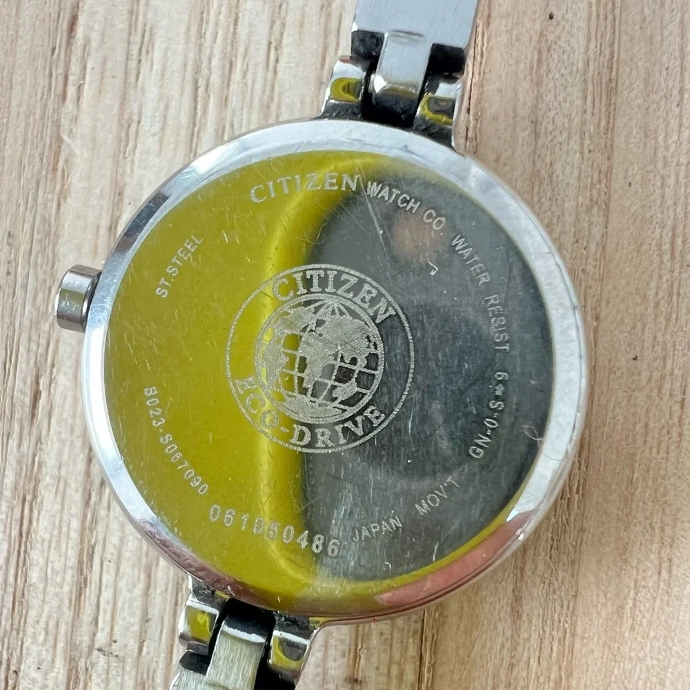 Citizen eco-drive ladies round silver tone bracelet solar power watch